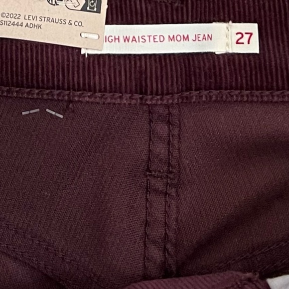 NWT Levis High Waisted Mom Jeans in Decadent Chocolate - Picture 5 of 12